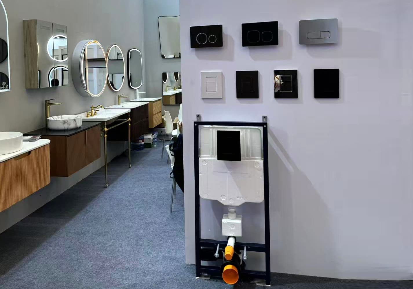 flush toilet tank